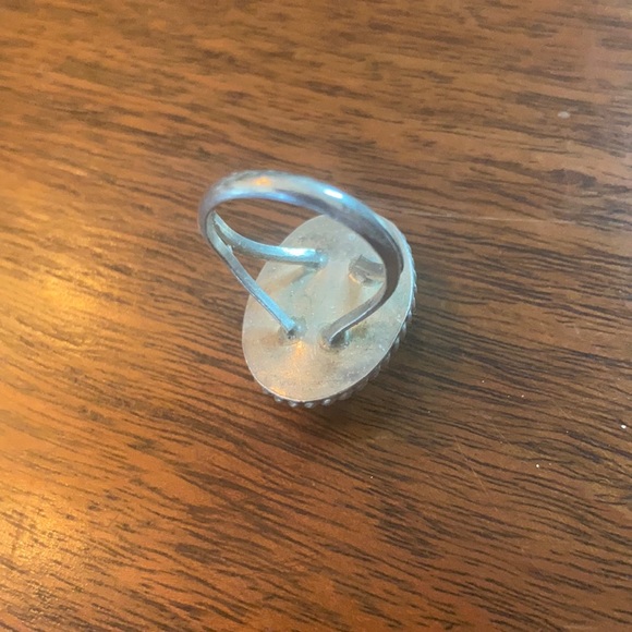 Gorgeous! Vintage Navajo Silver & Abalone Ring - Picture 6 of 9